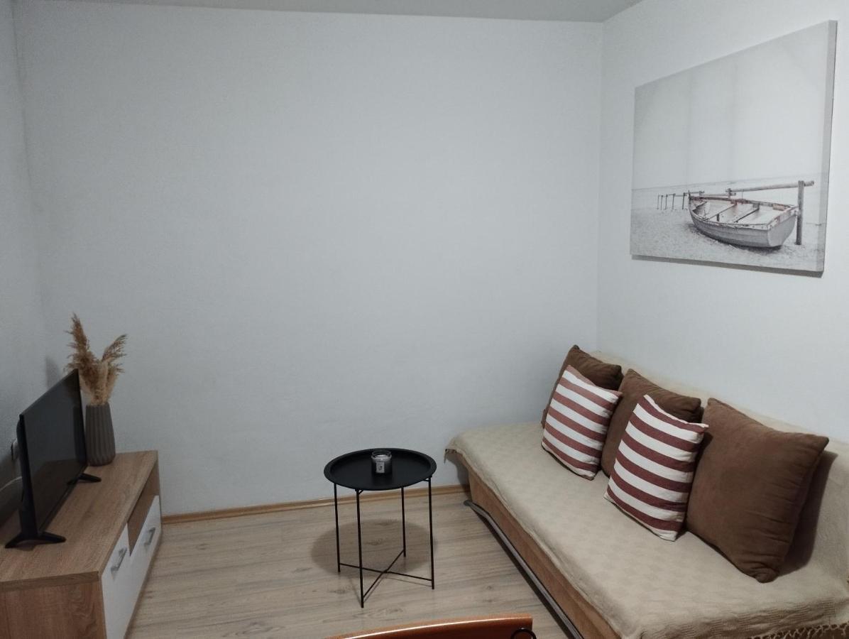 Apartments Mijo Каштела Екстер'єр фото